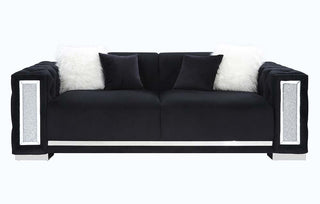 Trislar Sofa W/4 Pillows