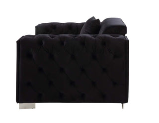 Trislar Sofa W/4 Pillows
